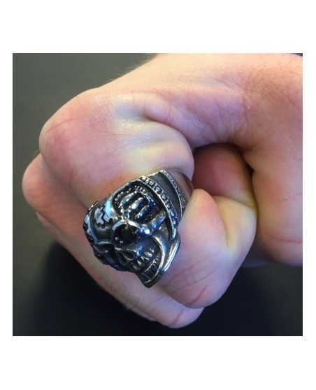 Captain Skull Ring Black Stone