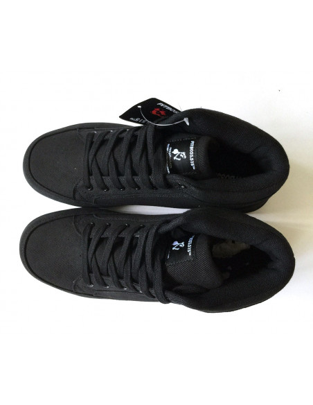 Doggz Dept. BlackNBlack Sneakers from Pitbos5.515