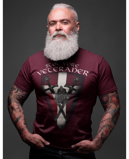 Støt vore Veteraner T-Shirt Burgundy Front by Nordic Worlds
