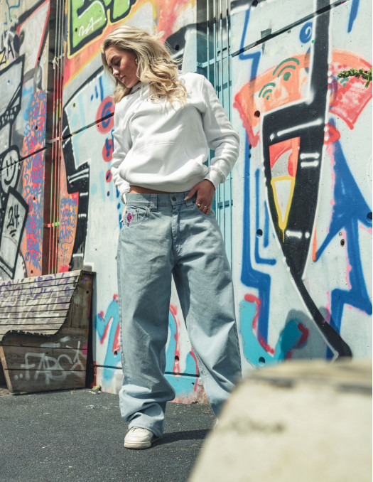 BSAT Aliens 4 Peace The Finger Sky...