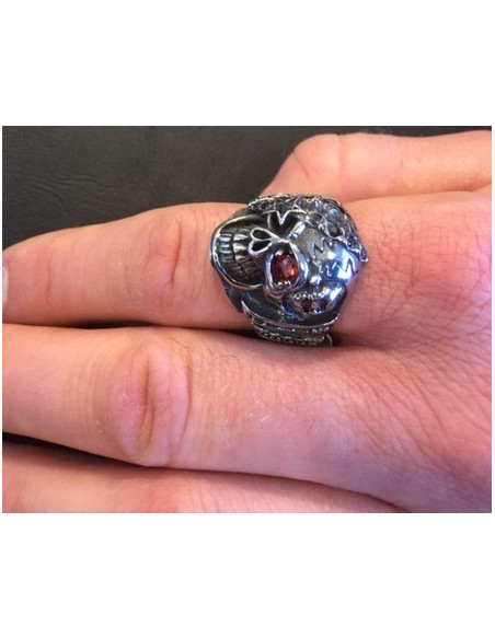 Captain Skull Ring Rød Stein