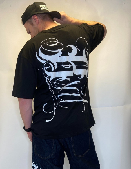 BSAT Art Script T-Shirt BlackNWhite Baggy